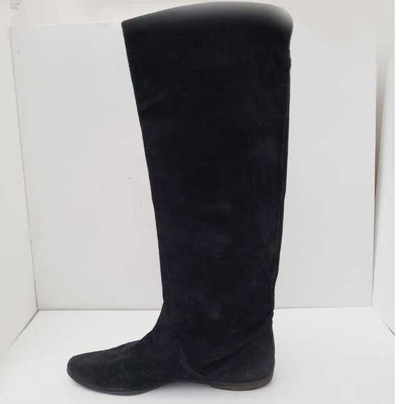 Charles Jourdan: Women's Black Suede Boot, Size 7B - Picture 2 of 15